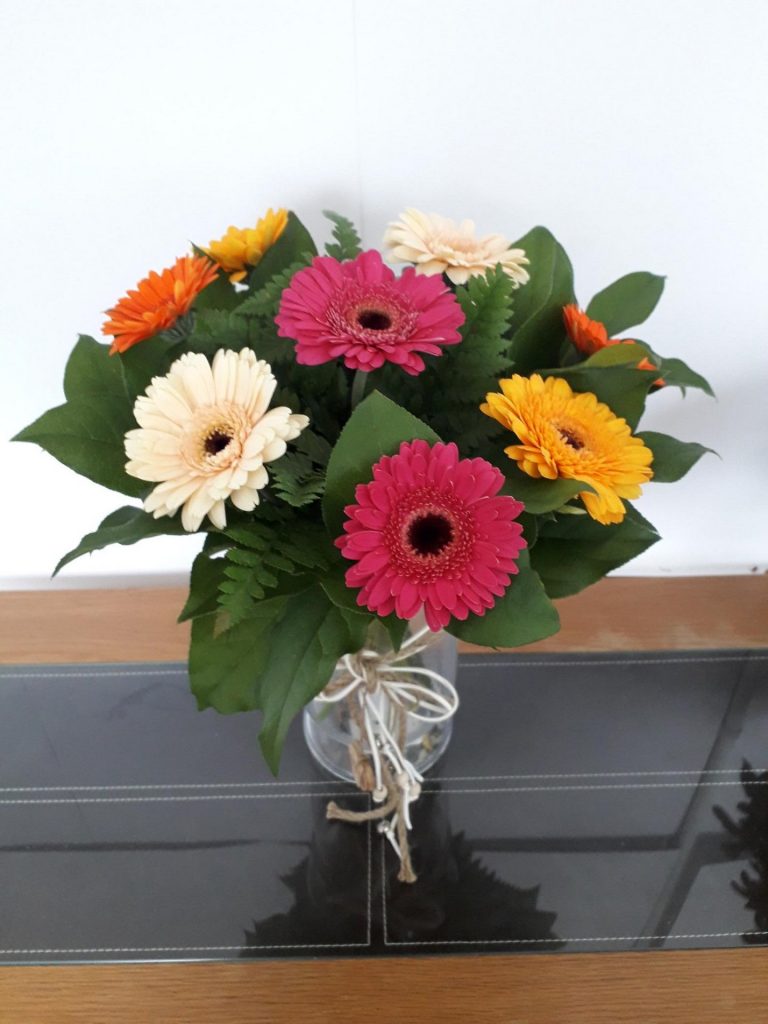 Fully Mixed Gerbera